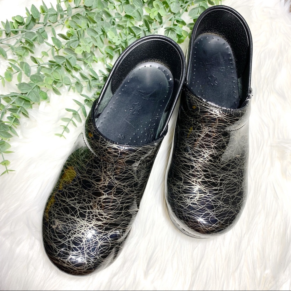 Dansko Scribble Black Patent Clogs Size 39